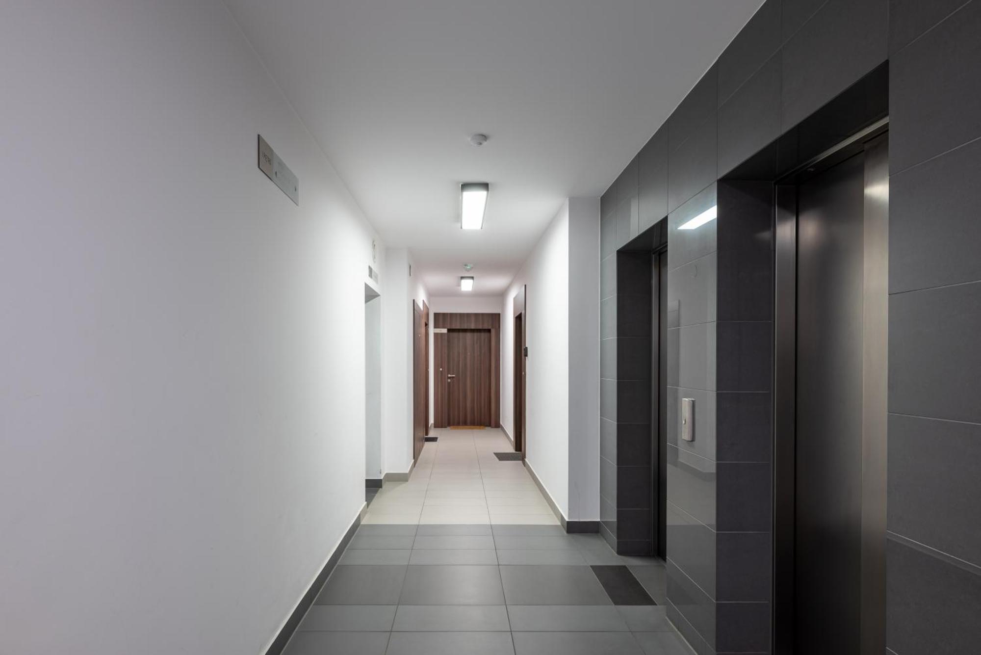 Metro Plocka Cosy Apartment Varsóvia Exterior foto